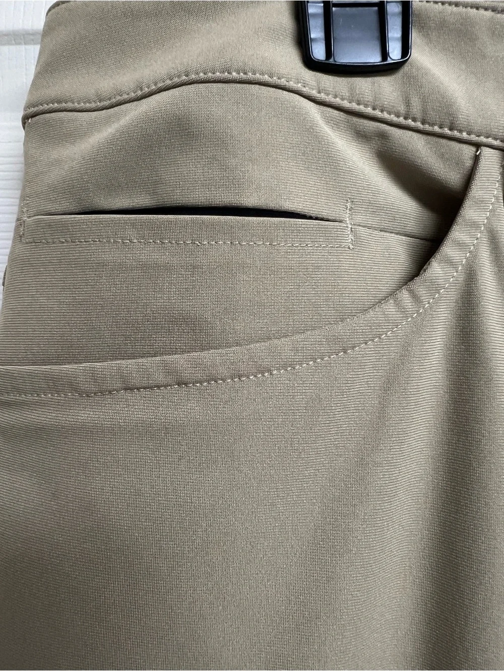 Lululemon ABC Classic-Fit Men’s Sz 38 Beige Warpstreme Pants Trousers *Flaw*